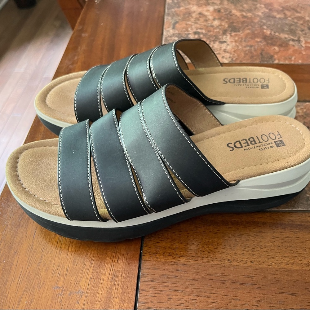 WHITE MOUNTAIN FOOTBEDS Womens Black OutFascinate Wedge Slide Sandals 8 M